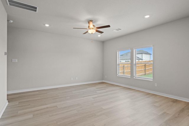 252 Little Green TRL, Jarrell, TX 76537