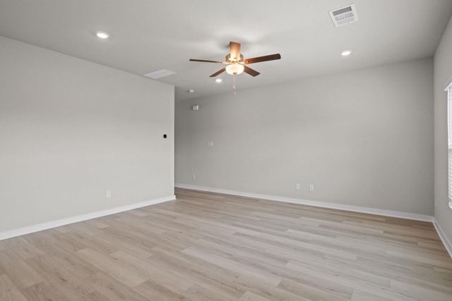 252 Little Green TRL, Jarrell, TX 76537