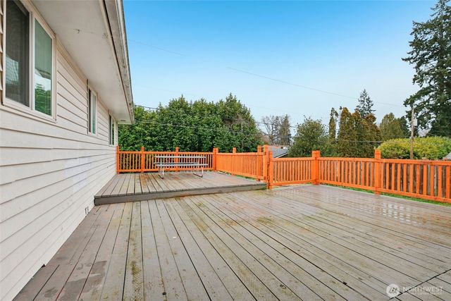 10316 Becker Drive SW, Lakewood, WA 98499