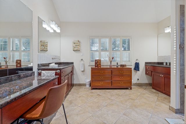 245 COPPER TRCE, New Braunfels, TX 78132