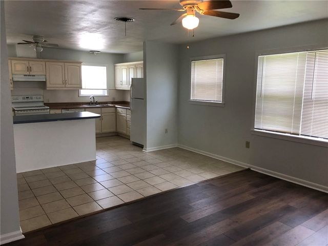 11064 North Dowling Road, College Station, TX 77845