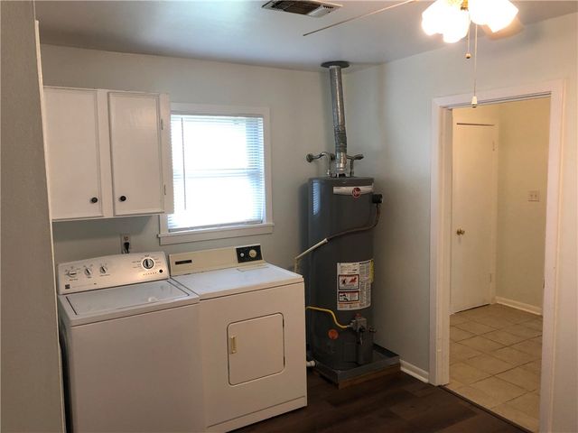 11064 North Dowling Road, College Station, TX 77845