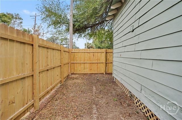 121 W 61 Street, Savannah, GA 31405