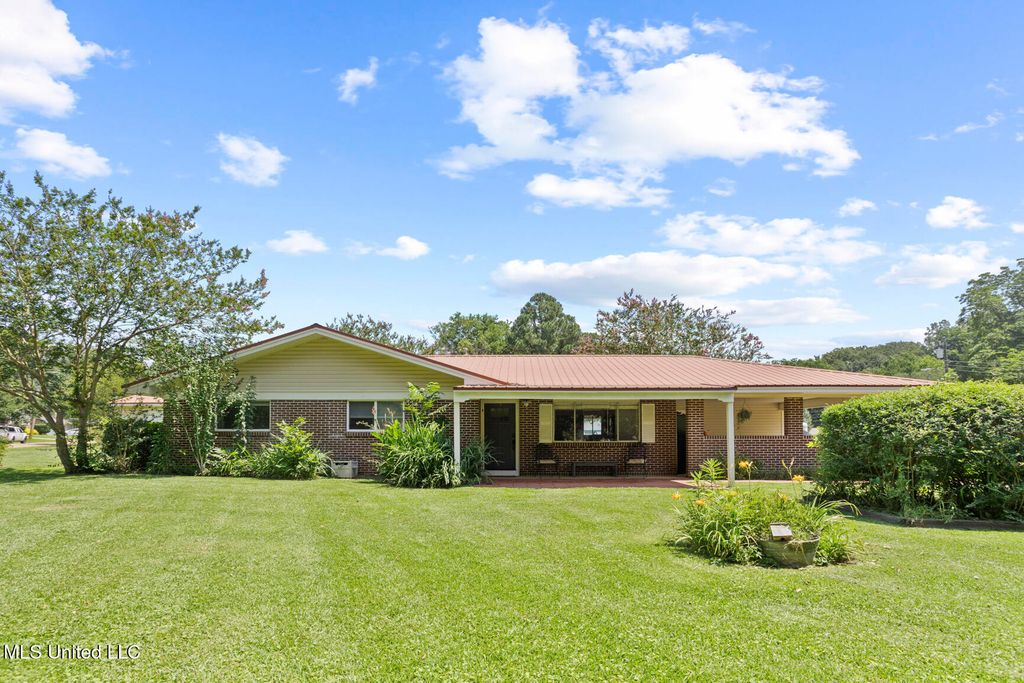205 Dahaja Circle, Clinton, MS 39056