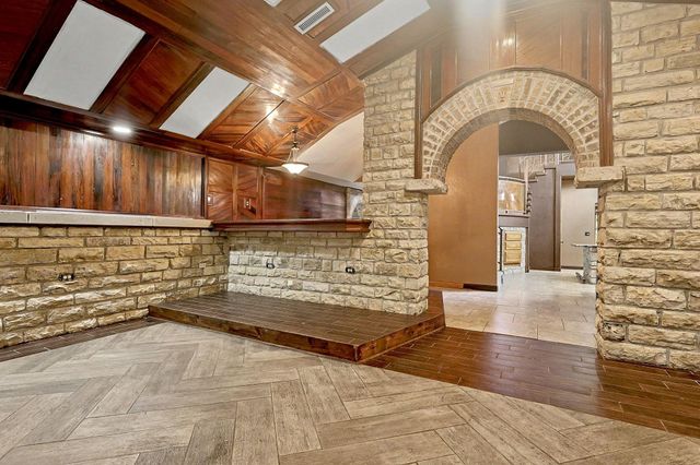 1827 SE 20th Street, El Dorado, KS 67042