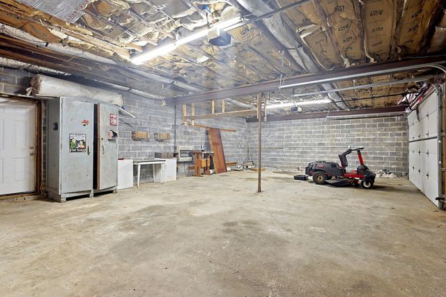 1827 SE 20th Street, El Dorado, KS 67042