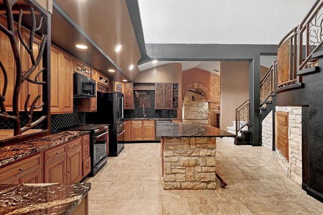 1827 SE 20th Street, El Dorado, KS 67042