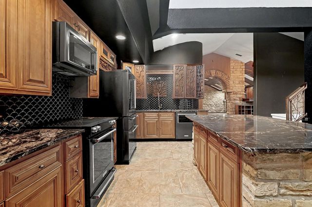 1827 SE 20th Street, El Dorado, KS 67042