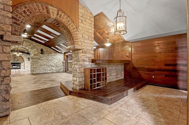 1827 SE 20th Street, El Dorado, KS 67042