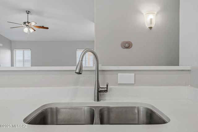 8244 S Lost Mountain Road, Tucson, AZ 85747