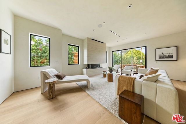 2478 Louella Avenue, Los Angeles, CA 90291