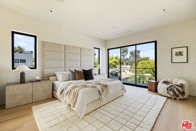 2478 Louella Avenue, Los Angeles, CA 90291