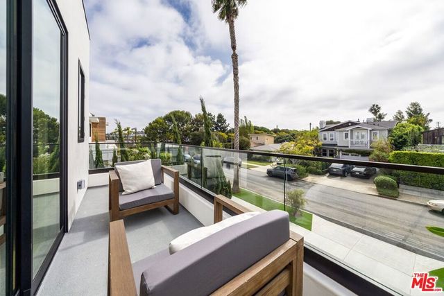 2478 Louella Avenue, Los Angeles, CA 90291