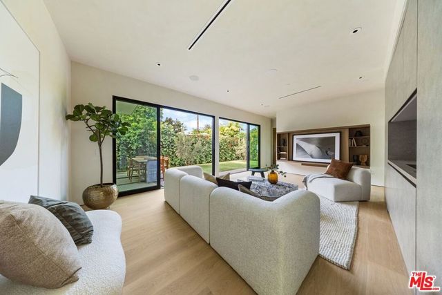 2478 Louella Avenue, Los Angeles, CA 90291