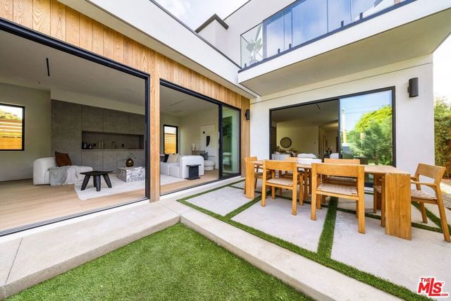2478 Louella Avenue, Los Angeles, CA 90291