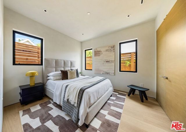 2478 Louella Avenue, Los Angeles, CA 90291