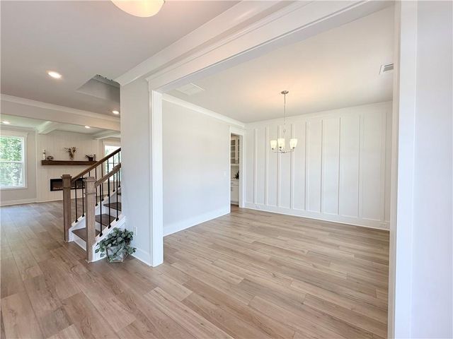 5527 Tullis Drive, Gainesville, GA 30507