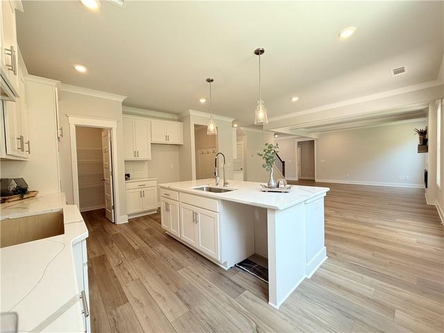 5527 Tullis Drive, Gainesville, GA 30507