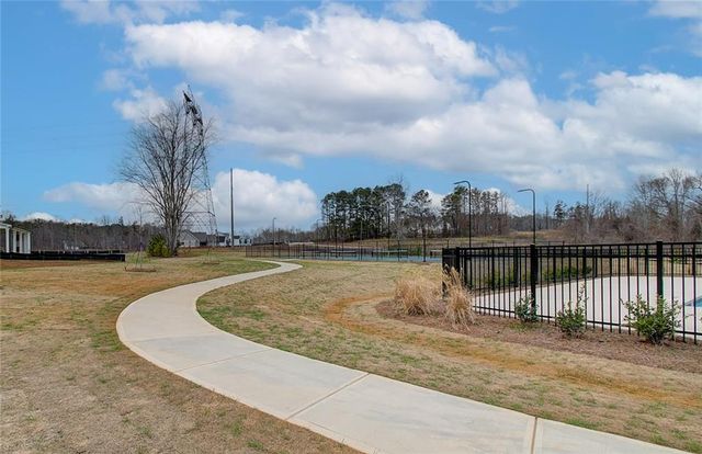 5527 Tullis Drive, Gainesville, GA 30507