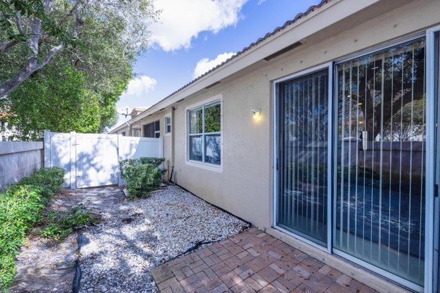 2131 Man Of War, West Palm Beach, FL 33411