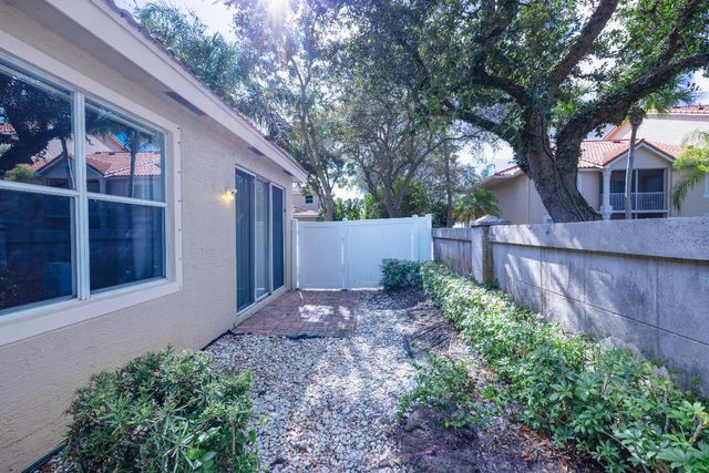 2131 Man Of War, West Palm Beach, FL 33411