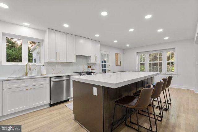 5508 N CHARLES ST, Baltimore, MD 21210