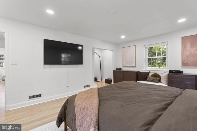 5508 N CHARLES ST, Baltimore, MD 21210