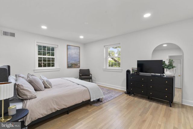 5508 N CHARLES ST, Baltimore, MD 21210