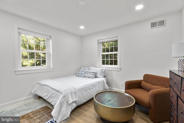 5508 N CHARLES ST, Baltimore, MD 21210