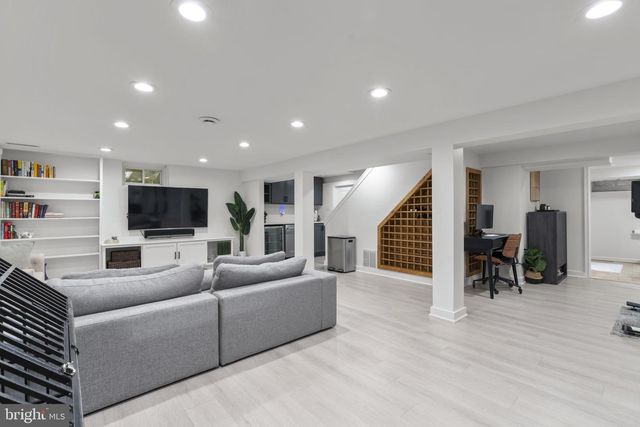 5508 N CHARLES ST, Baltimore, MD 21210