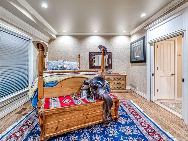 650 E Oak Place, Edmond, OK 73025