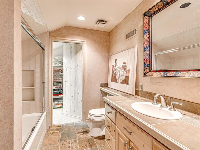 650 E Oak Place, Edmond, OK 73025