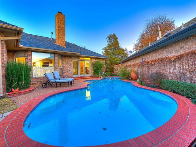 650 E Oak Place, Edmond, OK 73025