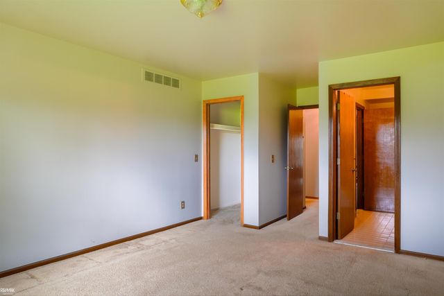 15453 Heather Ridge Trail, Clinton Township, MI 48038