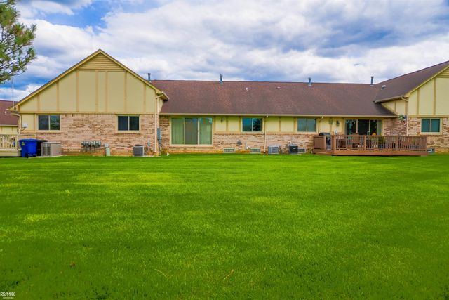 15453 Heather Ridge Trail, Clinton Township, MI 48038