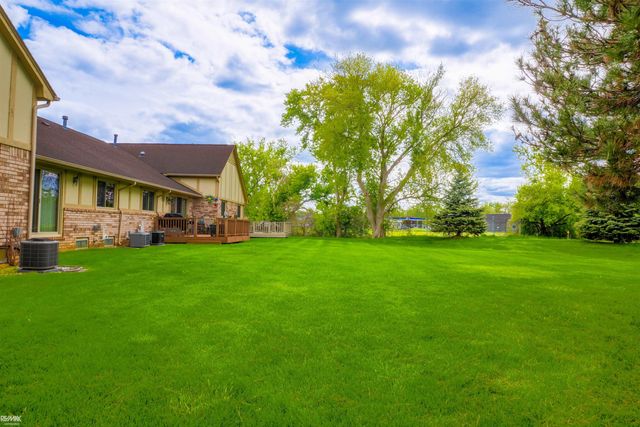 15453 Heather Ridge Trail, Clinton Township, MI 48038
