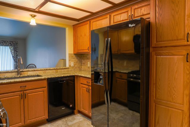 15453 Heather Ridge Trail, Clinton Township, MI 48038