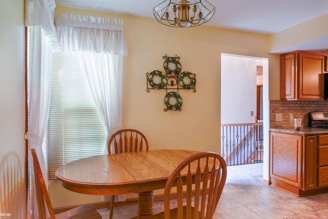 15453 Heather Ridge Trail, Clinton Township, MI 48038