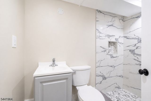21 Glannon Rd, Livingston Twp., NJ 07039