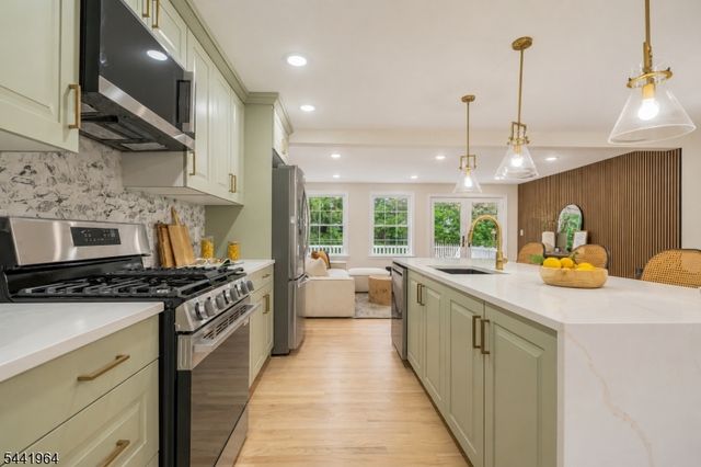 21 Glannon Rd, Livingston Twp., NJ 07039