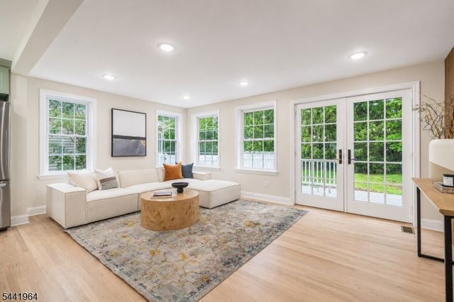 21 Glannon Rd, Livingston Twp., NJ 07039