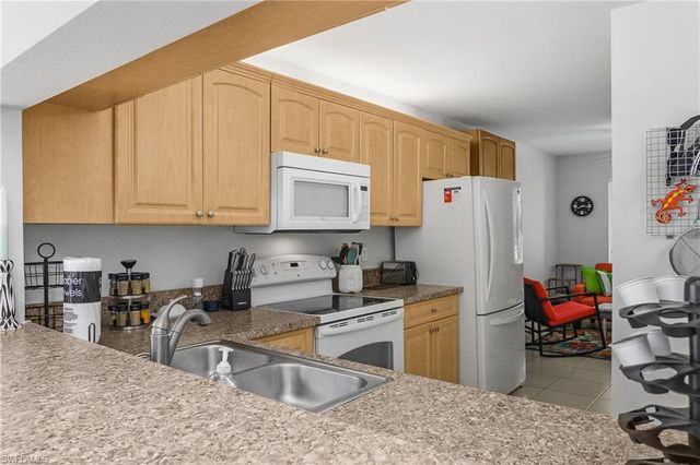 1330 Yesica Ann CIR I106, Naples, FL 34110