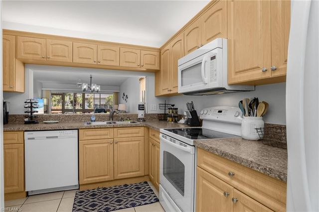 1330 Yesica Ann CIR I106, Naples, FL 34110