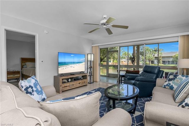 1330 Yesica Ann CIR I106, Naples, FL 34110