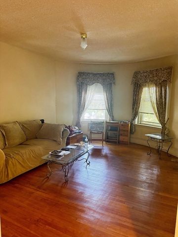 235 Rawson 4, Brookline, MA 02445