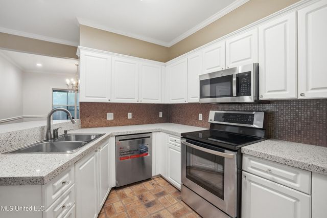 2610 Rue Palafox, Biloxi, MS 39531