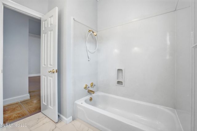 2610 Rue Palafox, Biloxi, MS 39531