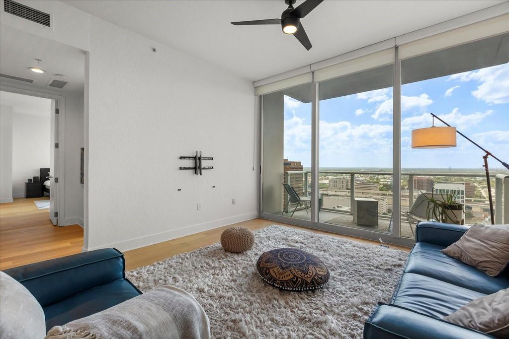 Image 3 of property listing at 150 E ROBINSON STREET 2506, Orlando, FL 32801