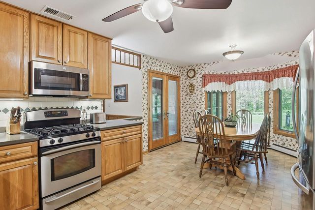 28511 Ray DRIVE, Waterford, WI 53185
