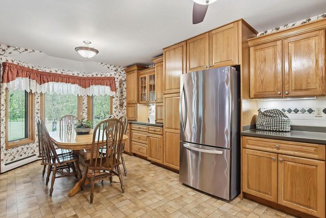 28511 Ray DRIVE, Waterford, WI 53185